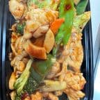 Best Chicken with Garlic Sauce in Middleton, WI