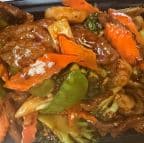 Best Beef with Garlic Sauce in Middleton, WI