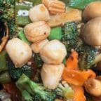 Best Scallops with Garlic Sauce in Middleton, WI